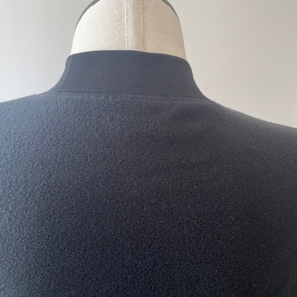 Abound sweater crop teddy bear long
sleeve crew neck NWT top black Sz Small - Picture 3 of 9